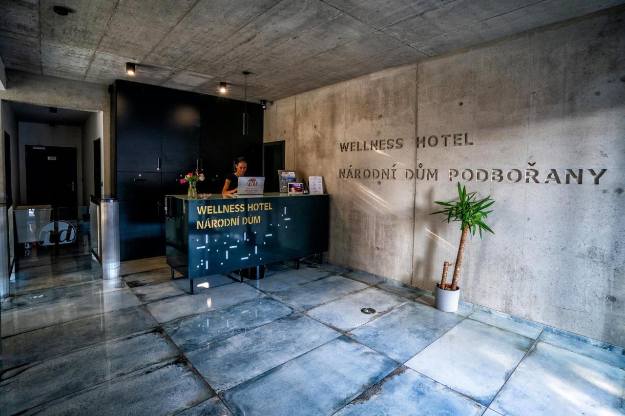 Narodni Dum Podborany Hotel Luaran gambar