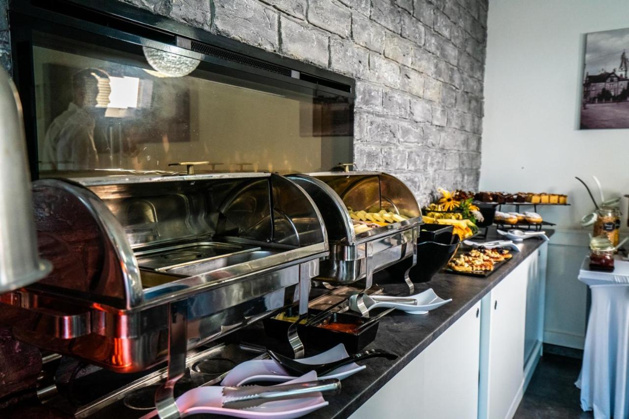 Narodni Dum Podborany Hotel Luaran gambar