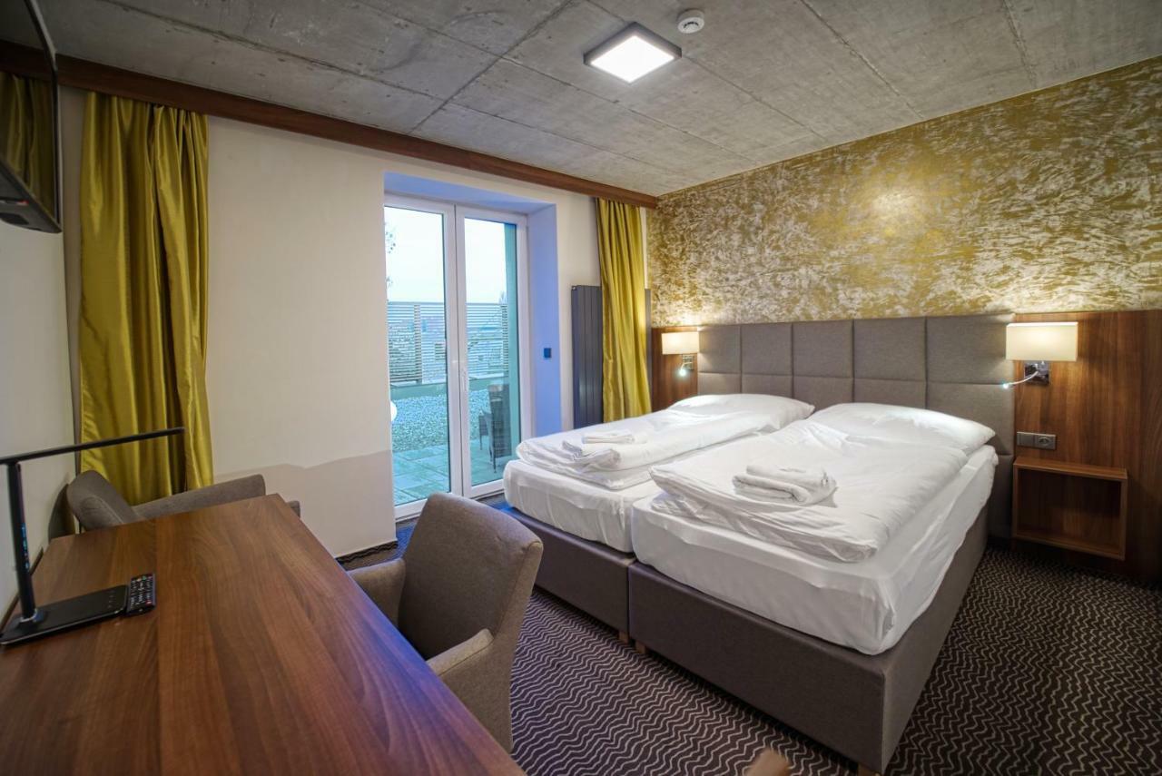 Narodni Dum Podborany Hotel Luaran gambar