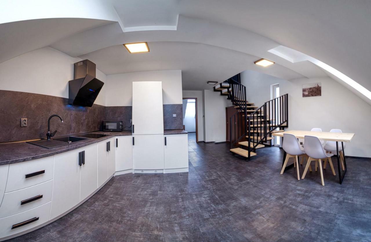 Narodni Dum Podborany Hotel Luaran gambar